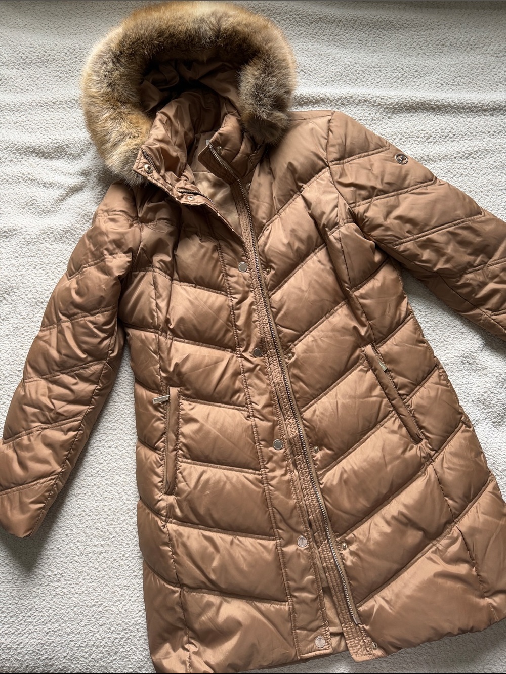 Michael Kors WOMEN'S TAN PUFFER COAT WITH FUR-TRIM HOOD